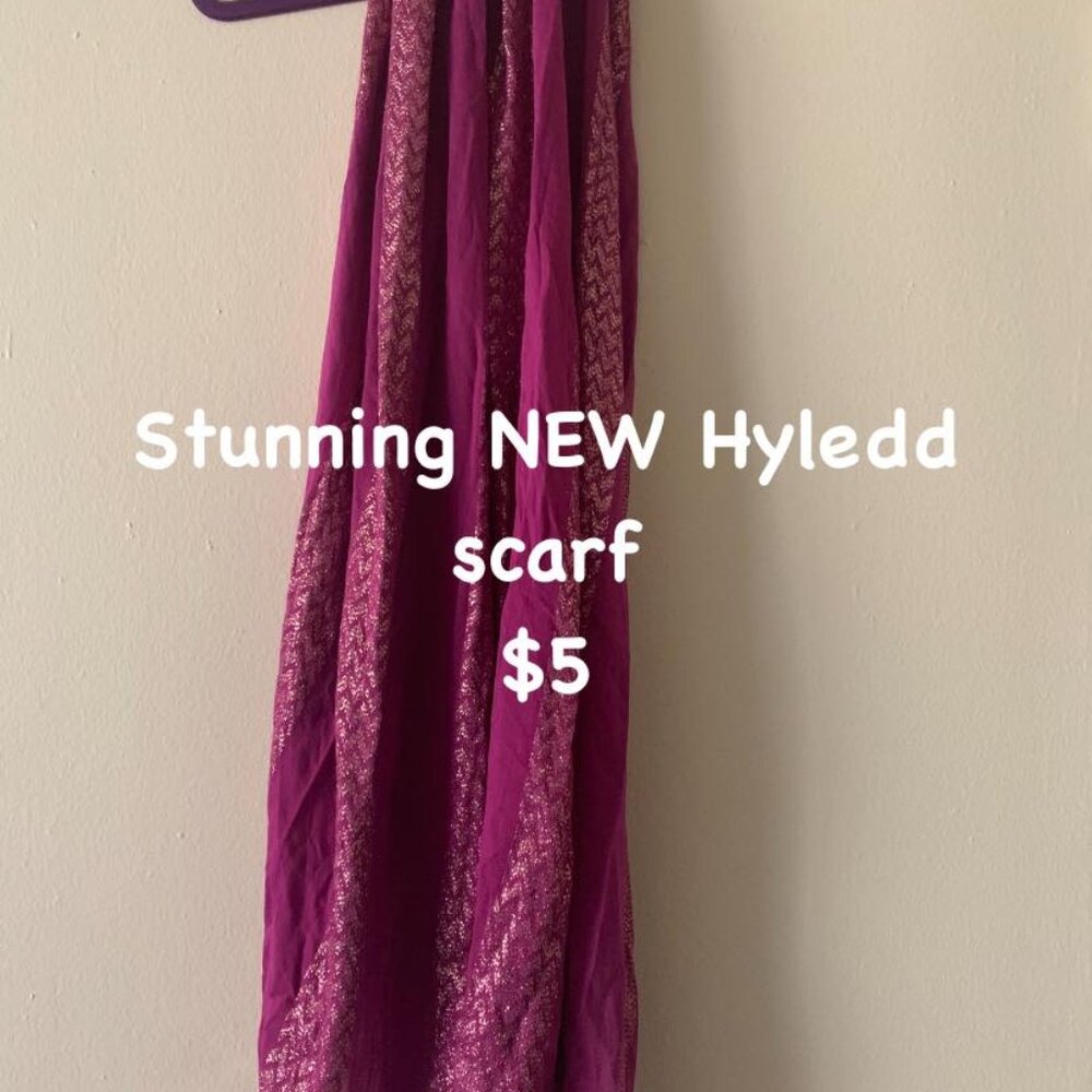 NEW Hyledd Scarf